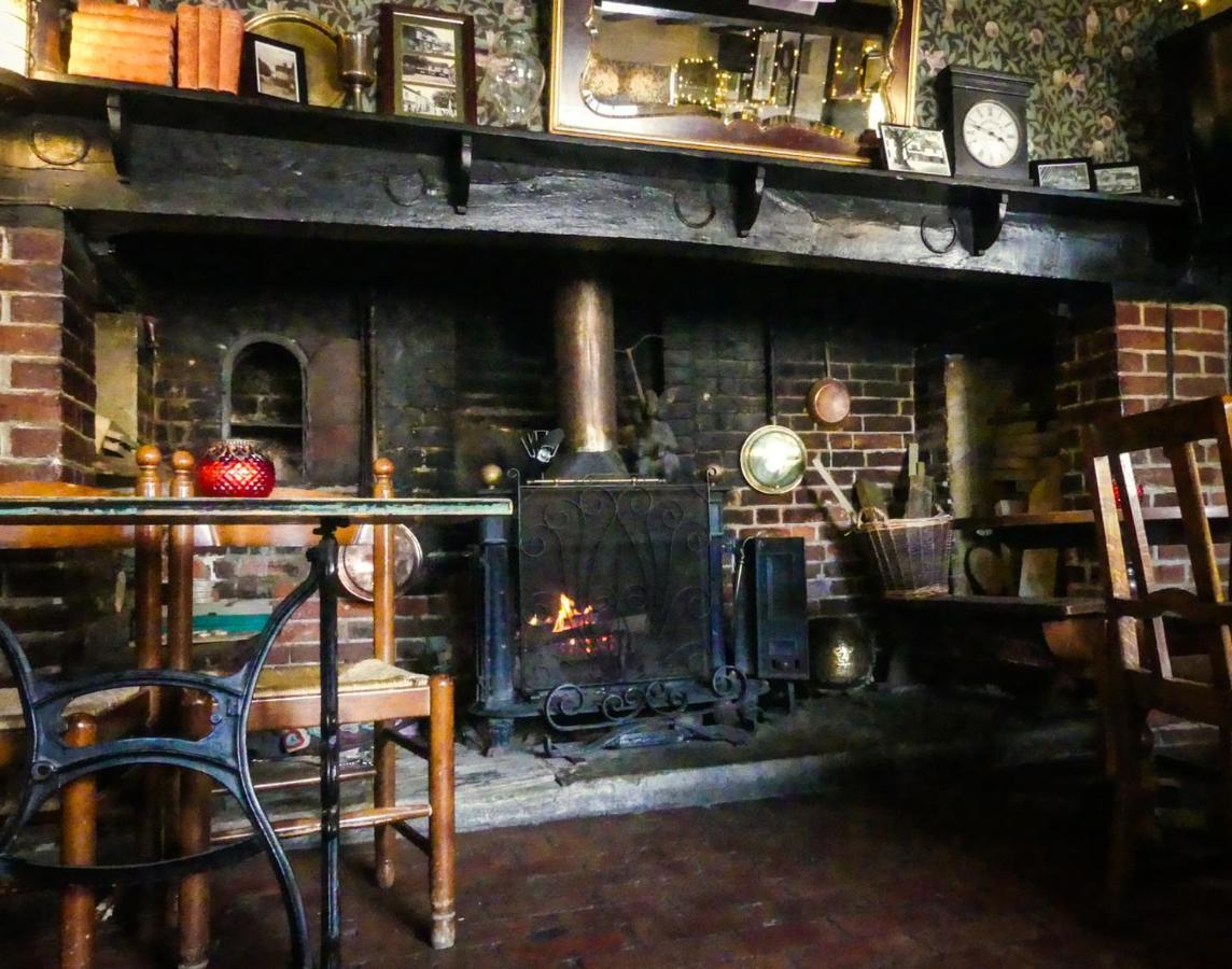 Ye Olde Smugglers Inne Alfriston Extérieur photo
